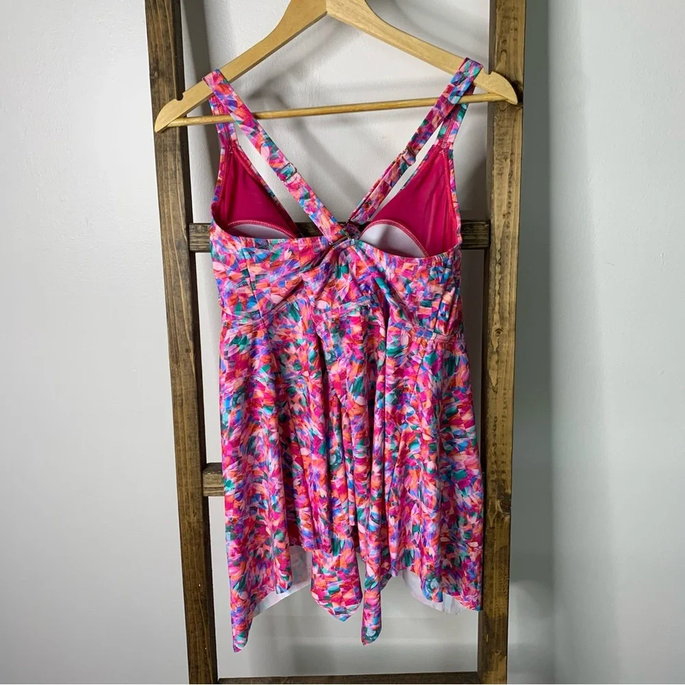 Sunsets Curve Vibrant Pink Multicolor Women's Swim Tankini Top
